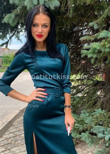  Ева